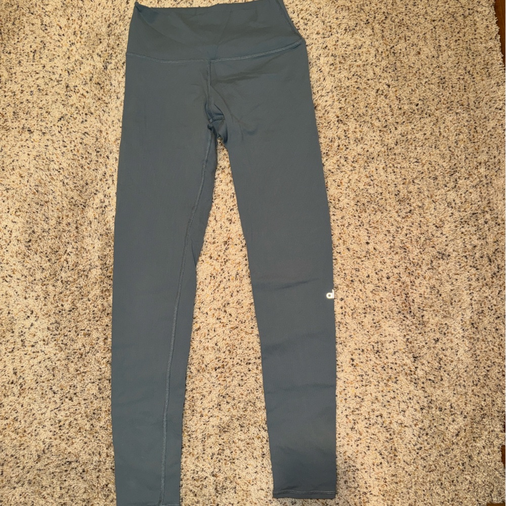 Alo leggings with back detail